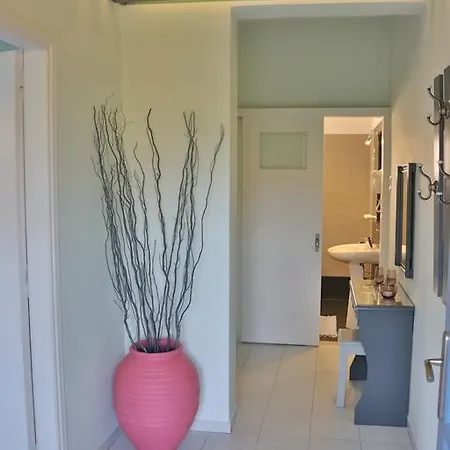 Bay Apartment *
